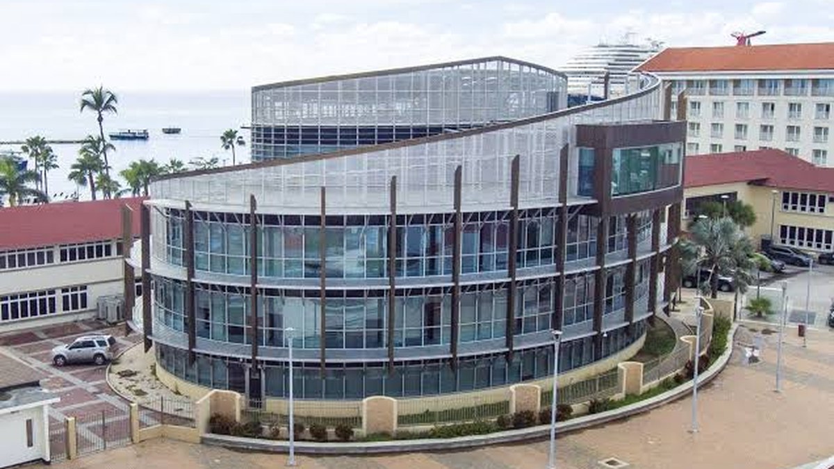 An Aruban MP takes the tax chief to the prosecutor, as scrutiny of the island's jails grows