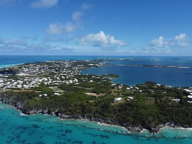 A Bermuda buyback, and inflation at 2.5%