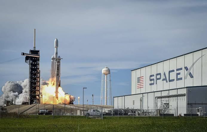 SpaceX's borrowing spree unsettles its bondholders