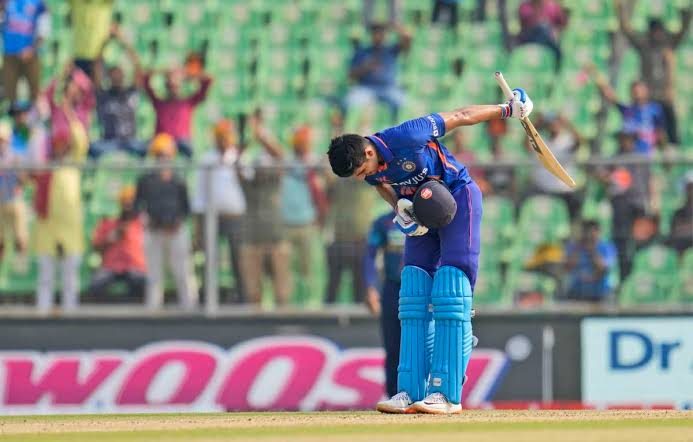 India take the first ODI by eight wickets as Gill and Kohli answer Greaves