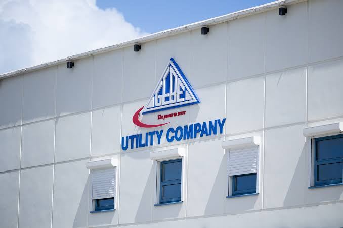 A Sint Maarten court gives the power utility four weeks to fix dangerous cables